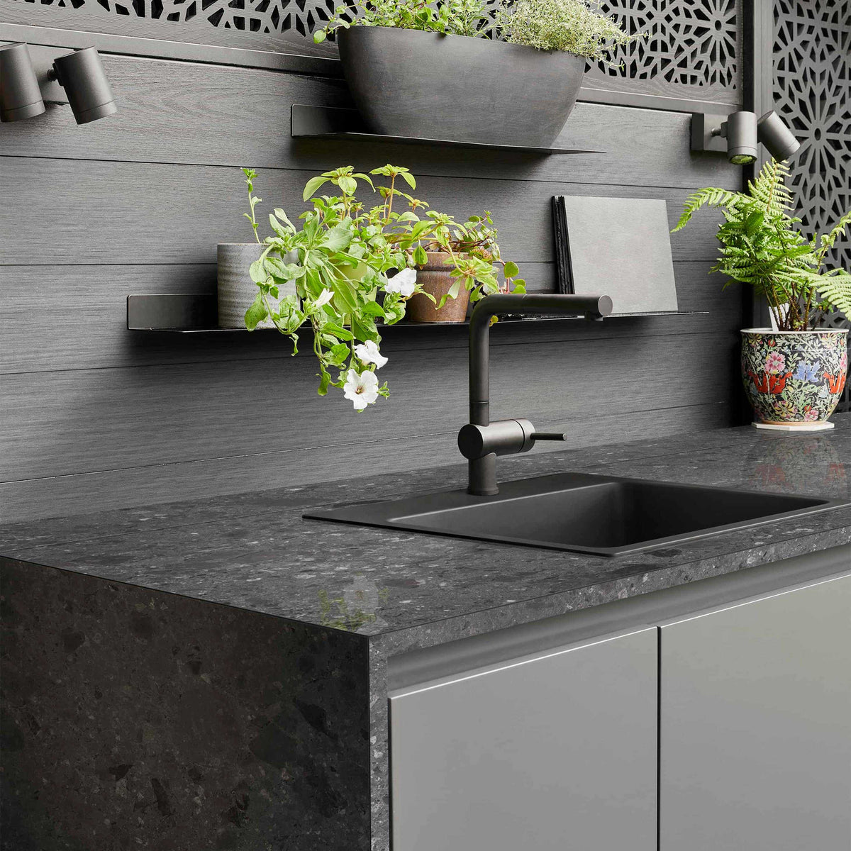 Fragmenta Tile
